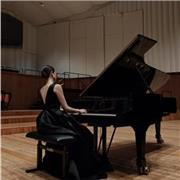 Pianista diplomata con il massimo dei voti e la lode al Triennio Accademico del Conservatorio G. Verdi di Milano con esperienza nell’insegnamento impartisce lezioni